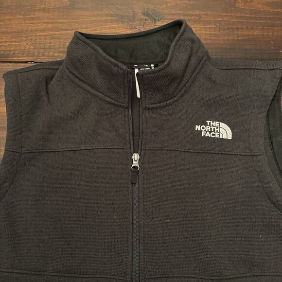 The North Face Men’s Gordon Lyons Vest - Picture 9 of 12